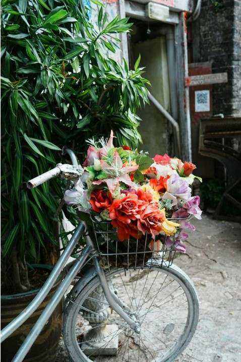 Seasonal arrangement highlight